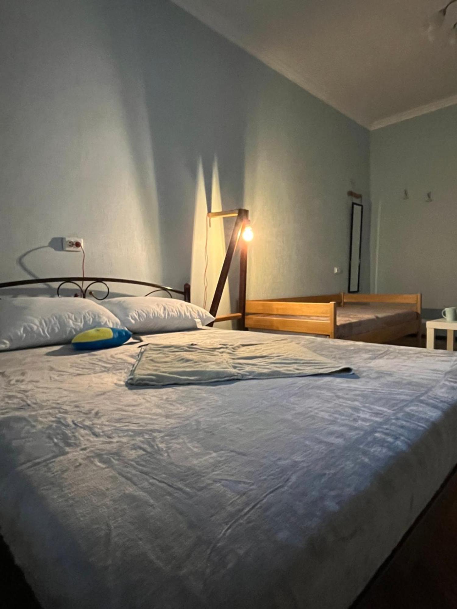 Ararat-Klovskaya Hostel-Apartments Kiev Exterior foto