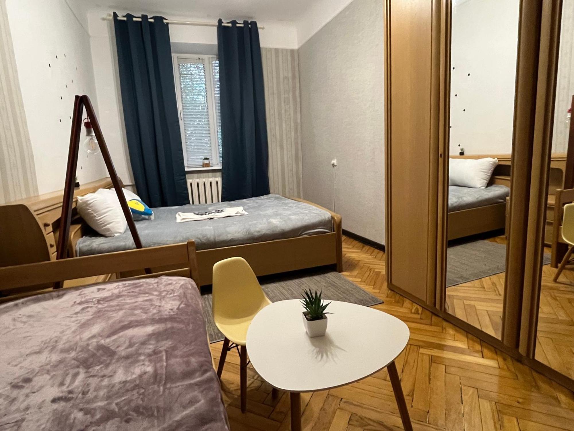 Ararat-Klovskaya Hostel-Apartments Kiev Exterior foto